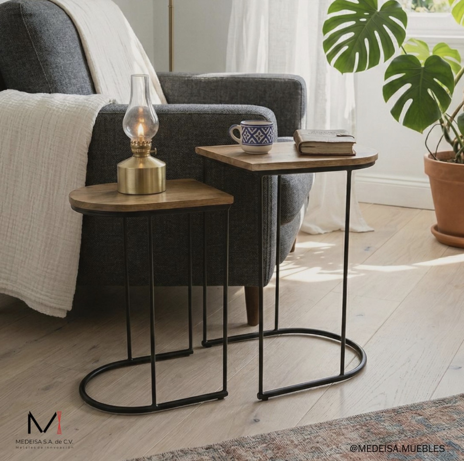 Mesa de centro y auxiliar de acero industrial fabricada por MEDEISA